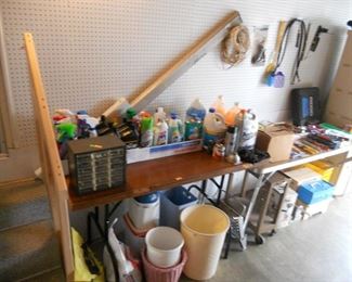 Garage - Cleaning supplies, waste baskets