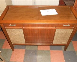 Zenith Phonograph - Non working but a great looking MCM piece!  $50 on Sunday, will be on the driveway.