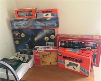 Lionel and other train sets and bits