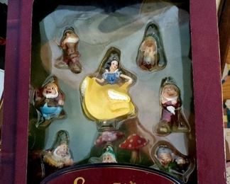 Snow White and the Seven Dwarfs Christmas Ornament Set 