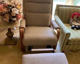 #11 chair 2 tan lazyboy recliner chairs mid century style  2@ 175 ea