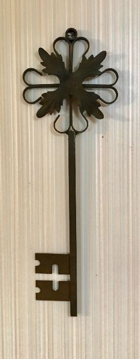 Wrought iron wall hanging key decor