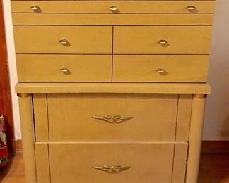 Retro creamy-yellow chest of drawers