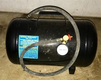 Portable air tank