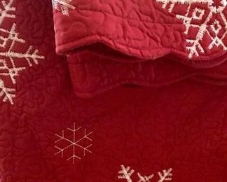 Queen size quilted snowflake coverlet with shams