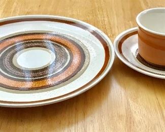 Cavalier ironstone 21 piece dish set