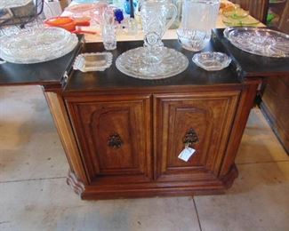 Serving Stand