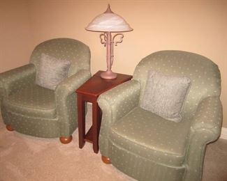 PAIR OF CHAIRS AND SIDE TABLE