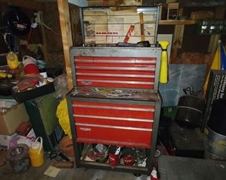 Craftsman Roll Around Tool Chest, TONS OF TOOLS!