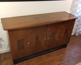 Wooden Buffet Sideboard Cabinet. https://ctbids.com/#!/description/share/237172