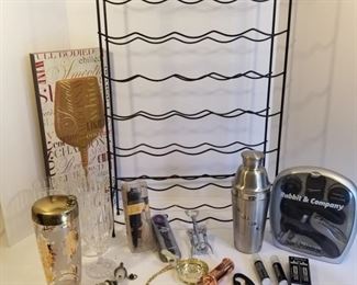 Collection of Wine and Cocktail Bar Items https://ctbids.com/#!/description/share/237157