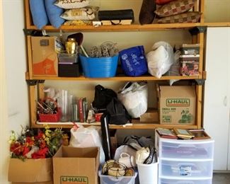 Variety of household goods mystery lot https://ctbids.com/#!/description/share/237164