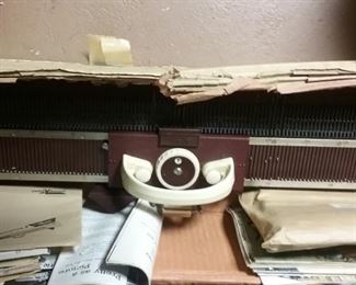 Knitting Machine