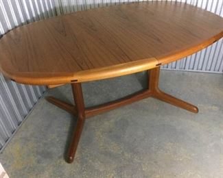 Modern Solid Wood Dining Table https://ctbids.com/#!/description/share/236335