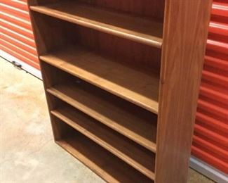 Drexel Vintage 4-Shelf Bookcase https://ctbids.com/#!/description/share/236961