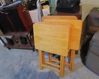MAPLE TV TRAY TABLES