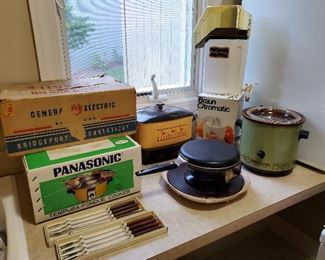 Vintage GE Griddle Waffle Maker, Crack Pots, Oster Crepe Maker, Panasonic Fondue Pot