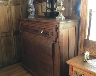Murphy’s Bed - old oil lamps