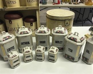 Porcelain canister set