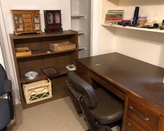 fabulous wood mid century desk w/ file drawer and great legs