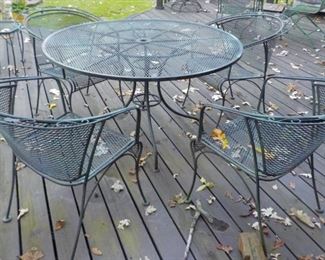 Patio table, 4 Chairs