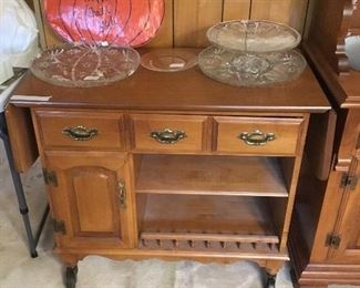 Bar/buffet and glass items