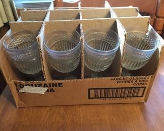 Set of 12 pedestal glasses
