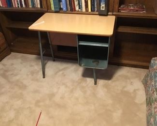 Vintage metal desk - excellent condition