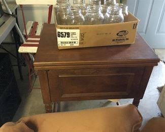 Garage - sewing machine
