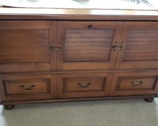 Lane Cedar Chest