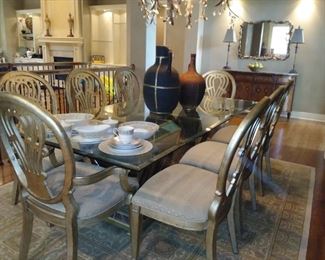 Bassett Dining table & 8 chairs