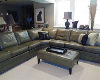 Beautiful Norwalk Furniture 3 piece large leather sectional
