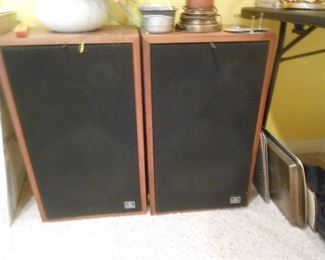 Dlk pair of 2' speakers