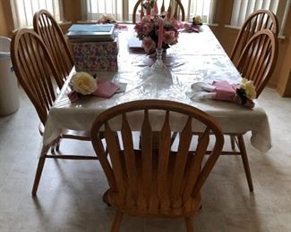 Large Dining Room Table and 6 Chairs