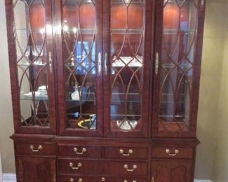 Federal Style Breakfront China Cabinet
Thomasville Furniture Company
