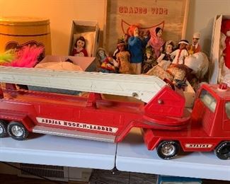 100-Vintage Antique NYLINT Aerial Hook & Ladder Fire Truck and Trailer