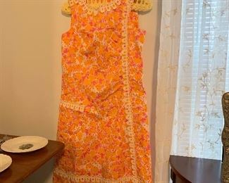 81- Vintage Lily Pulitzer The Lilly orange and pink floral shift dress, size 8
