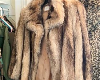 58- Vintage raccoon fur short winter coat in excellent condition