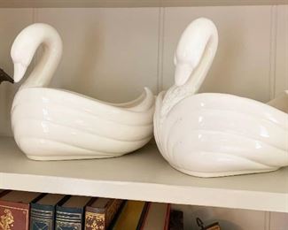 45- Pair of ceramic white swan bowls made in Brasil