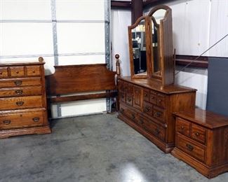 United Furniture Corp 6-Drawer Dresser With Mirror, Dovetail Construction, Brass Pulls, Serpentine Front, 33.5" T x 55" W x 20"D