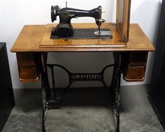Antique Singer Sewing Machine Model B.U.7-E, No Cord, In Singer Sewing Table