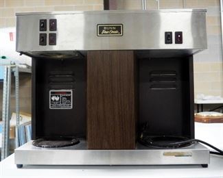 Bunn Pour-Omatic Two Pot Coffee Maker, Powers On