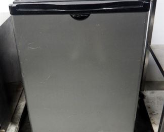 Frigidaire Compact Refrigerator 33.25"H x 21.25"W x 21.25"D, Powers On