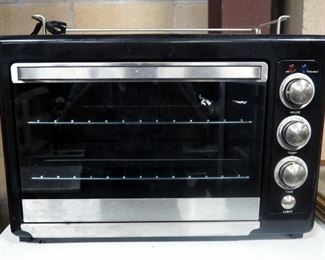 Kohl's Countertop Convection Oven, Model FNC0B1000, Powers On