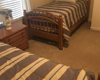 Lexington Furniture solid oak twin beds with nightstand. Includes mattresses! 