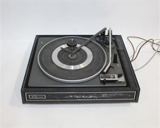 Lot 282 
Vintage Turn Tabel