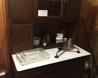 1942 hoosier. Vintage pyrex baking dished. Salad Master.