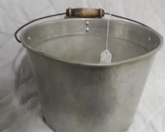 Primitive bucket 