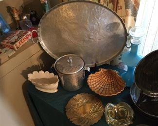 A LARGE ALUMINUM SERVING TRAY AND ICE BUCKET, AND OTHER MID CENTURY ITEMS