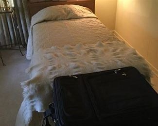 PAIR OF MCM TWIN BEDS, WITH HIDDEN STORAGE IN THE HEADBOARDPAIR OF TWIN MCM BEDS,  LUGGAGE, THREE PIECES AND TWO LUGGAGE  RACKS